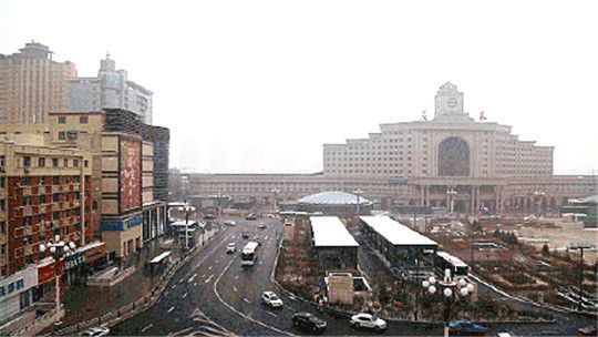 長春下雪，華全發(fā)電機組保供電