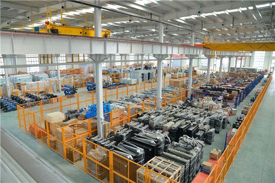 華全發(fā)電機組生產(chǎn)廠區(qū)