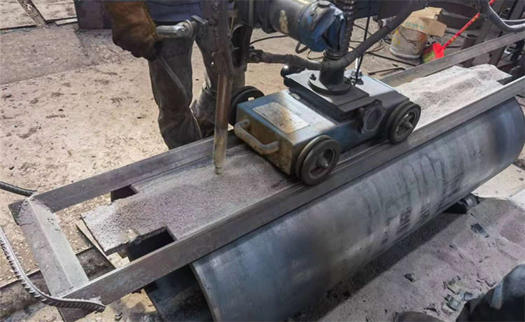 鋼材場(chǎng)打樁螺旋管,清遠(yuǎn)dn400mm螺旋管,鋼鐵世界2300mm螺旋鋼管,鋼材場(chǎng)打樁螺旋鋼管