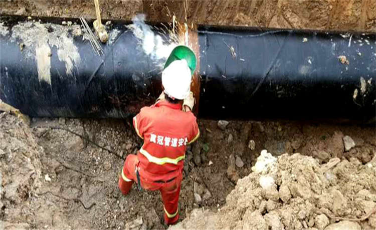 大型知名螺旋鋼管生產(chǎn)廠家，鋼材場走水螺旋管，1600螺旋管，1424mm螺旋管