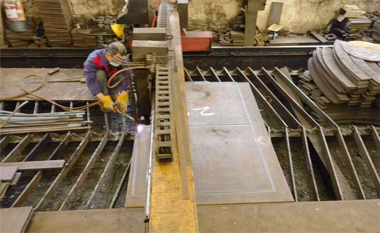 1000mm鋼立柱,1200mm鋼管樁,920螺旋焊管,700mm螺旋焊管